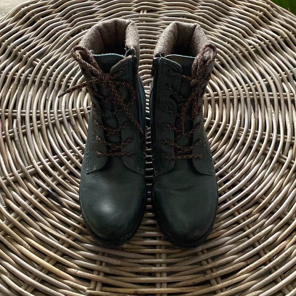 Women’s Taos size 39